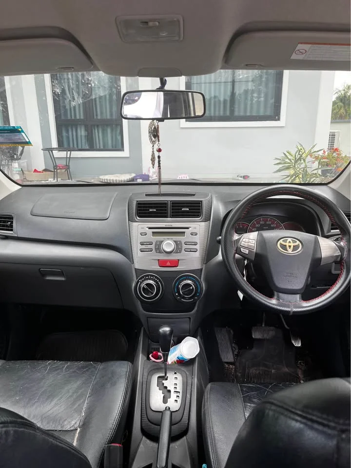 2013 Toyota Avanza II 2