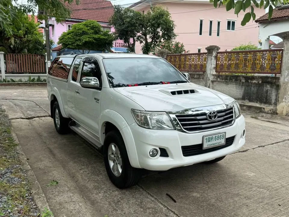 2013 Toyota Hilux VII 2