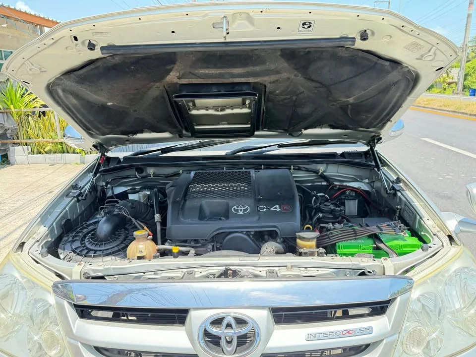 2005 Toyota Fortuner I 3
