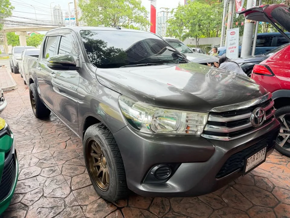 2017 Toyota Hilux VIII 2