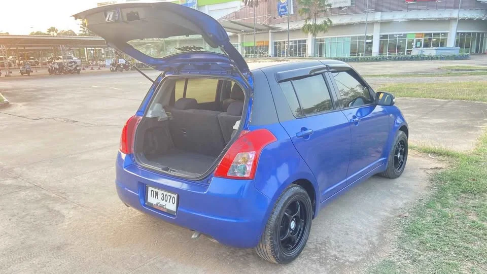 2011 Suzuki Swift I 3