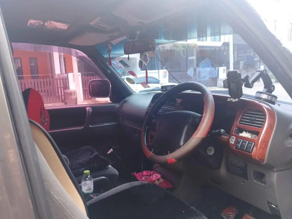 1996 Isuzu Trooper II 2
