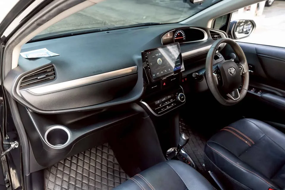 2019 Toyota Sienta II 3