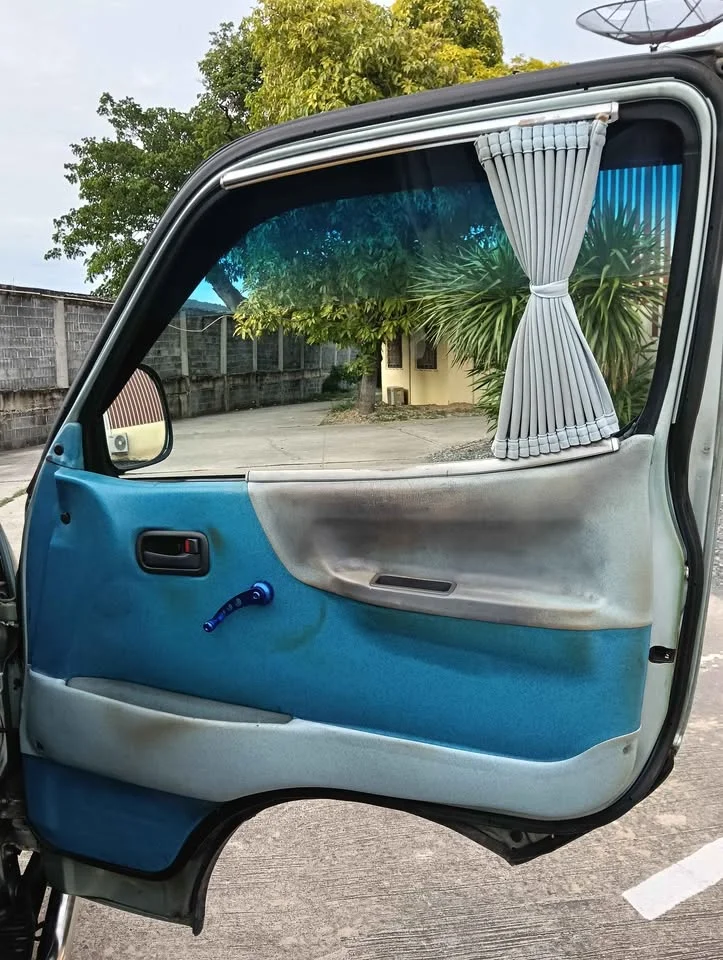 2002 Toyota Commuter IV (H100) 2