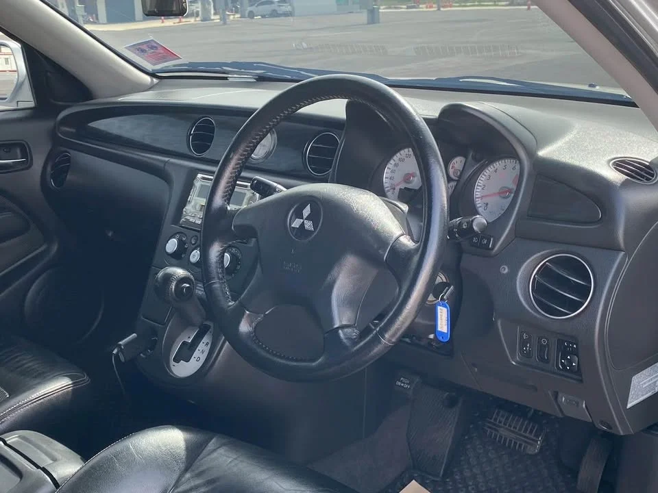 2004 Mitsubishi Outlander I 2