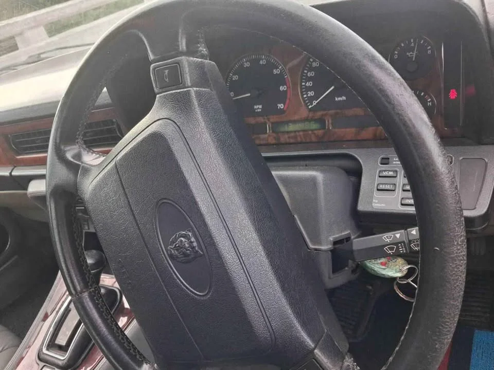 1993 Jaguar XJ XJ40 2
