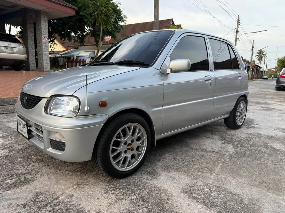 2010 Daihatsu Mira L500 3