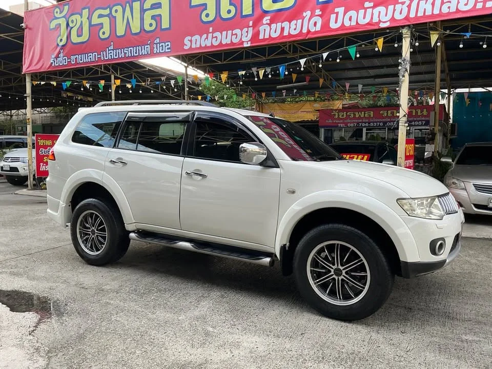 2011 Mitsubishi Pajero Sport II 2
