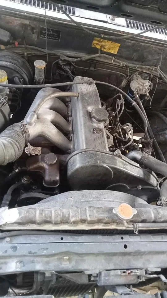 1995 Mitsubishi Triton II 3