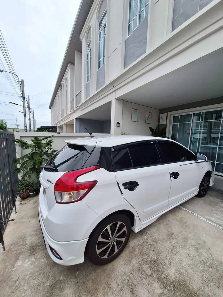 2015 Toyota Yaris III 3