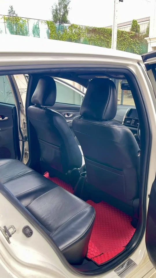 2015 Toyota Yaris III 2