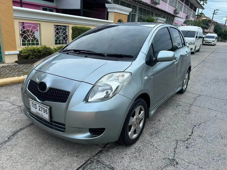 2006 Toyota Yaris II 2