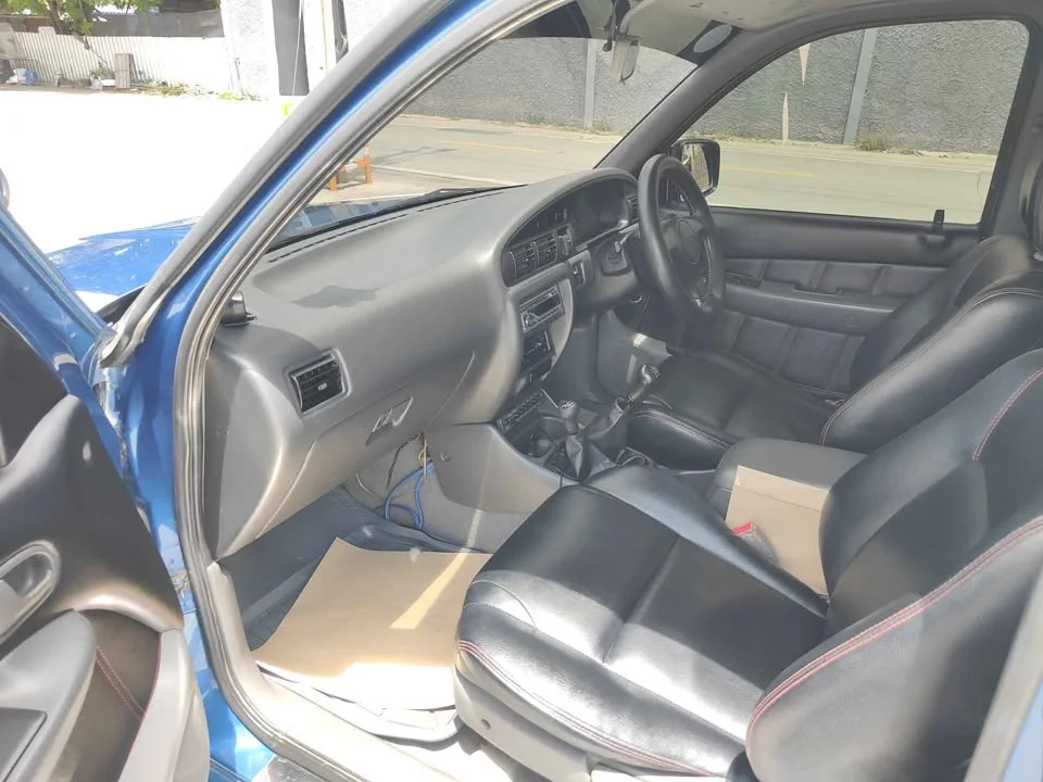 2001 Mazda 2500 Fighter V 2