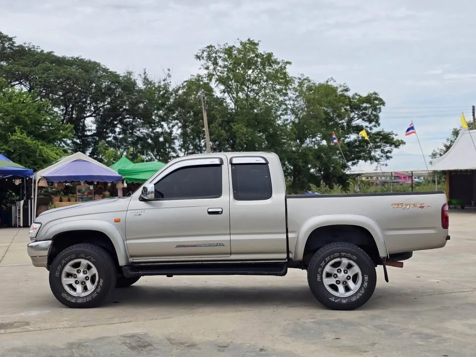 2002 Toyota Hilux Tiger VI 2