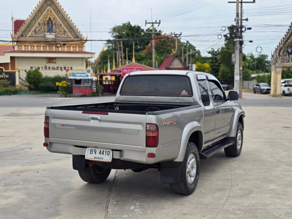 2002 Toyota Hilux Tiger VI 3