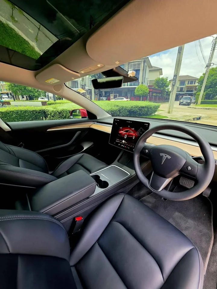 2023 Tesla Model 3 2