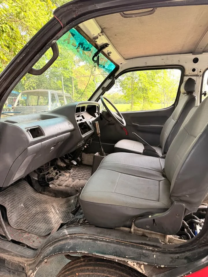Toyota Commuter IV (H100) 3