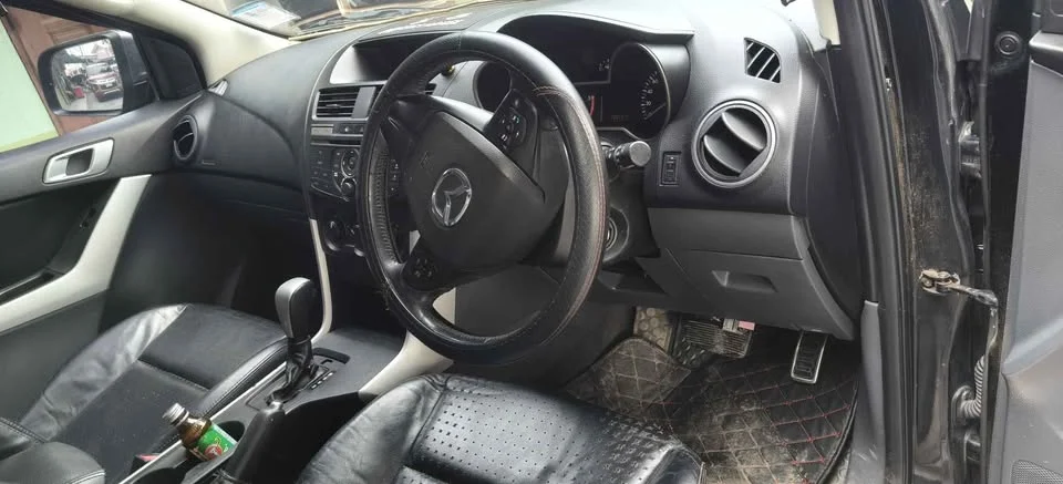 2013 Mazda BT-Series II 3