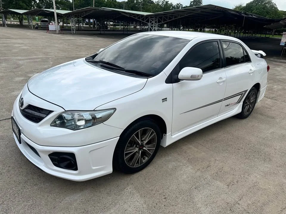 2013 Toyota Corolla Altis X (E140) 3