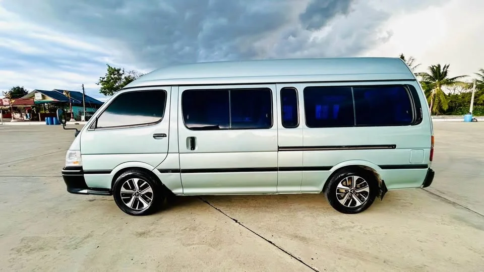 2004 Toyota Commuter IV (H100) 2