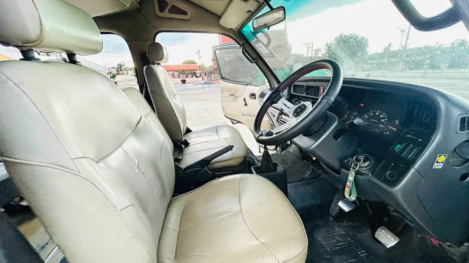 2004 Toyota Commuter IV (H100) 3