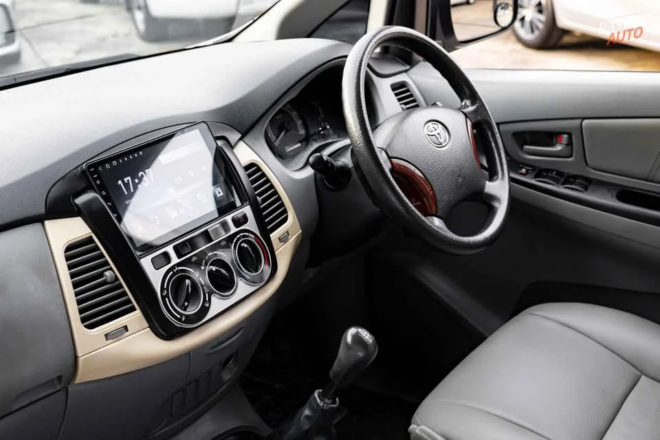 2008 Toyota Innova I 2
