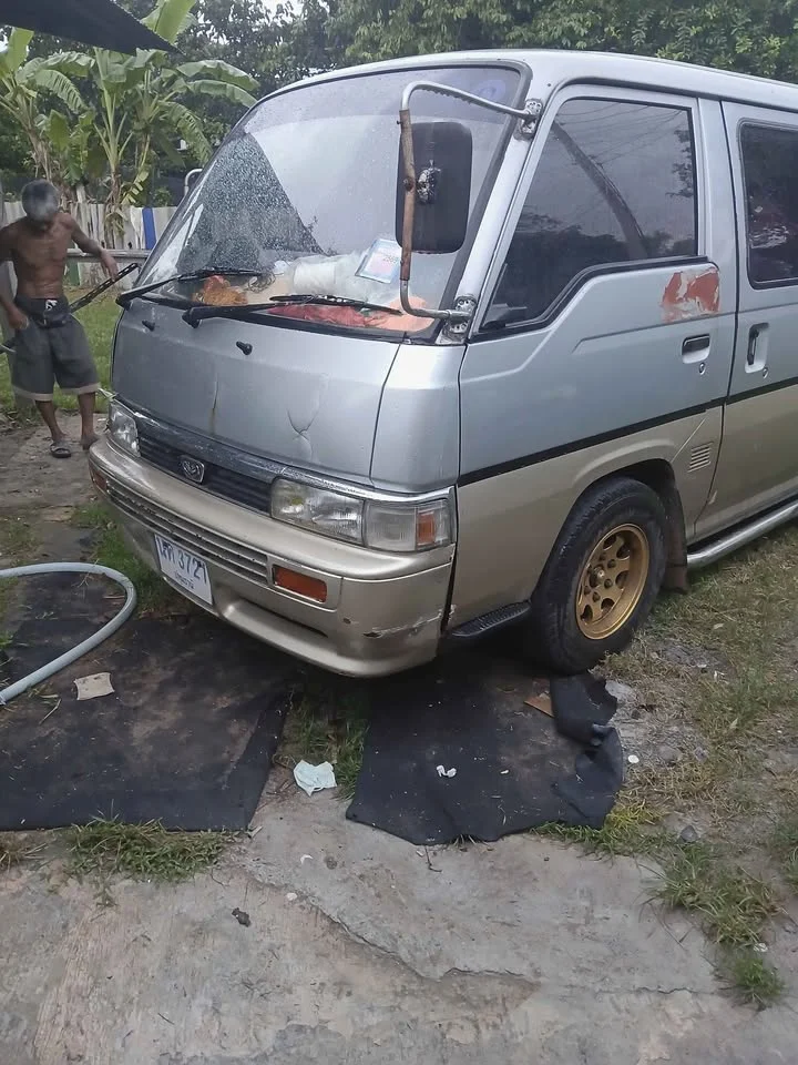 1987 Nissan Urvan IV (E24) 2