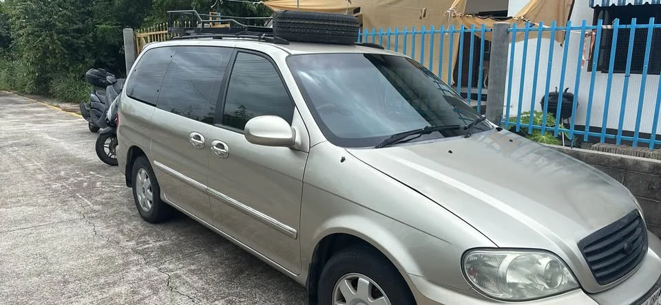 2003 Kia Carnival I 3
