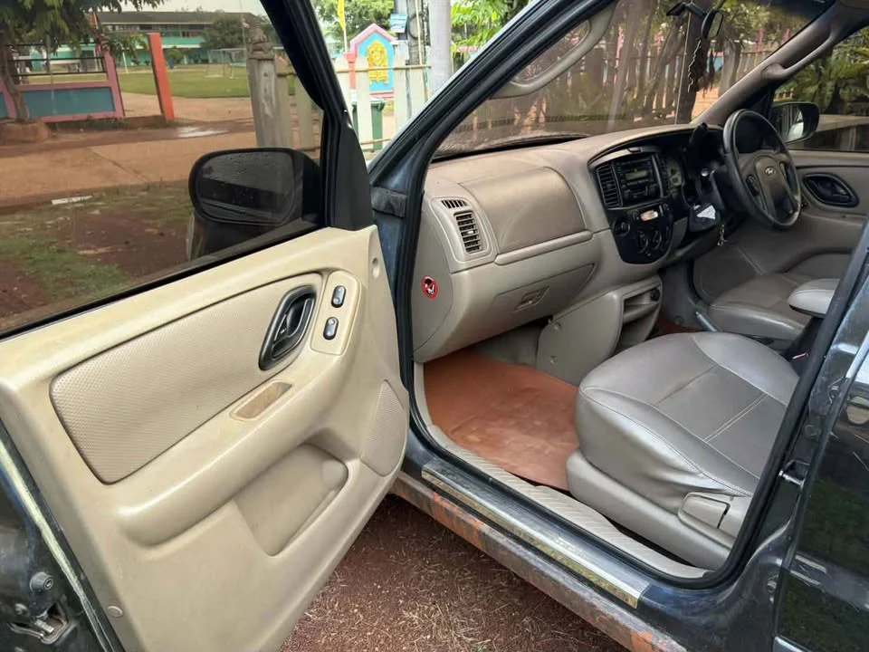 2004 Ford Escape I 2