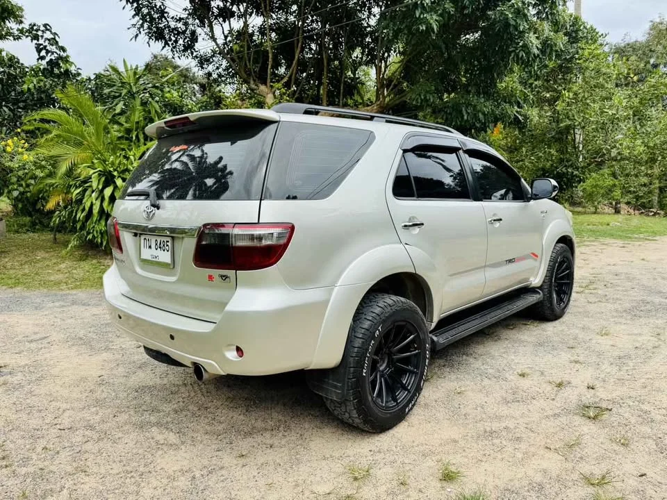 2007 Toyota Fortuner I 3