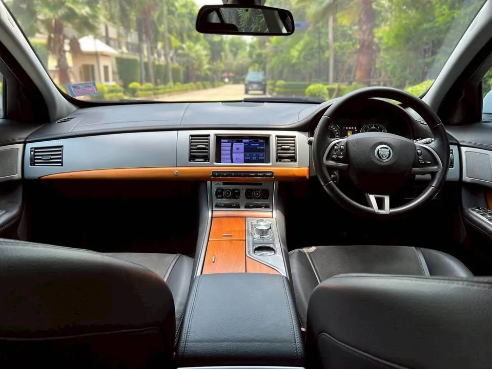 2012 Jaguar XF X260 2