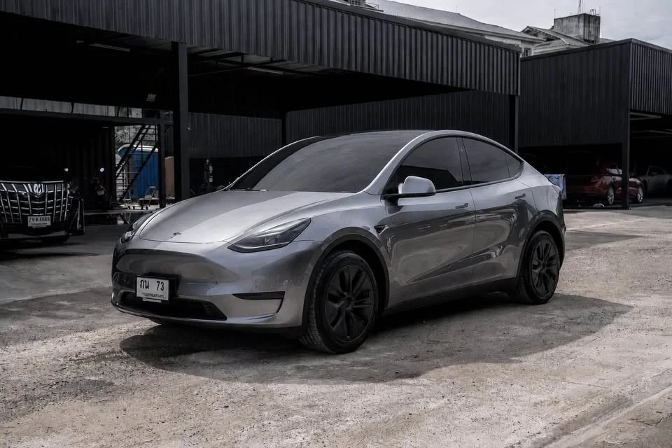 2024 Tesla Model Y 3