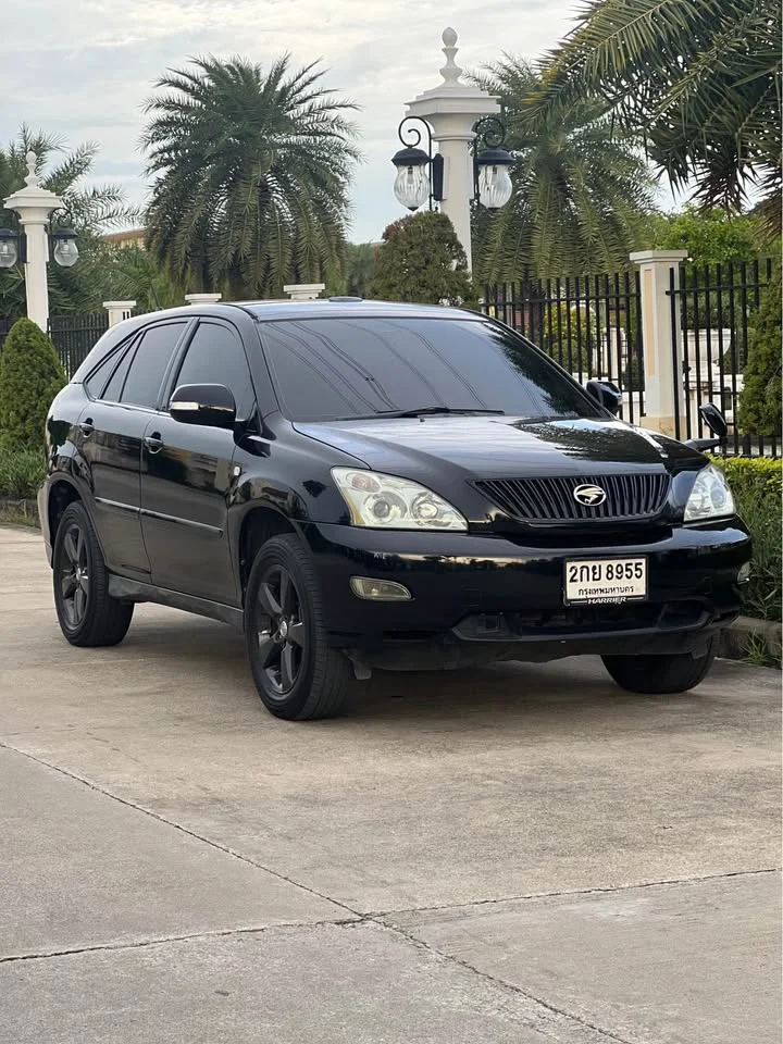 2004 Toyota Harrier II 3