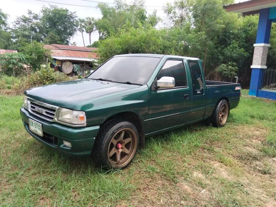 1996 Isuzu TFR III 3