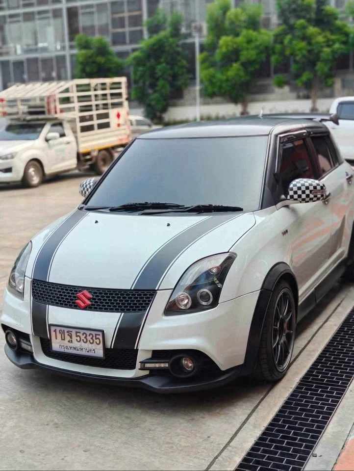 2011 Suzuki Swift I 2