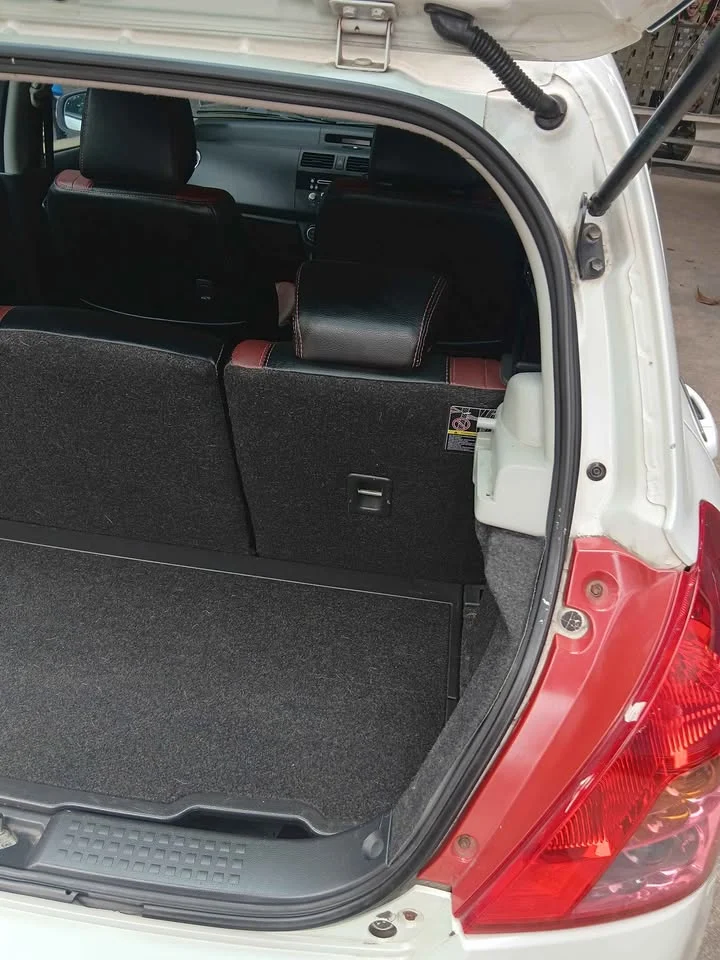 2011 Suzuki Swift I 3