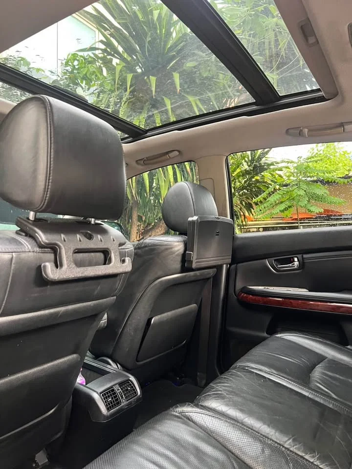 2004 Toyota Harrier II 2