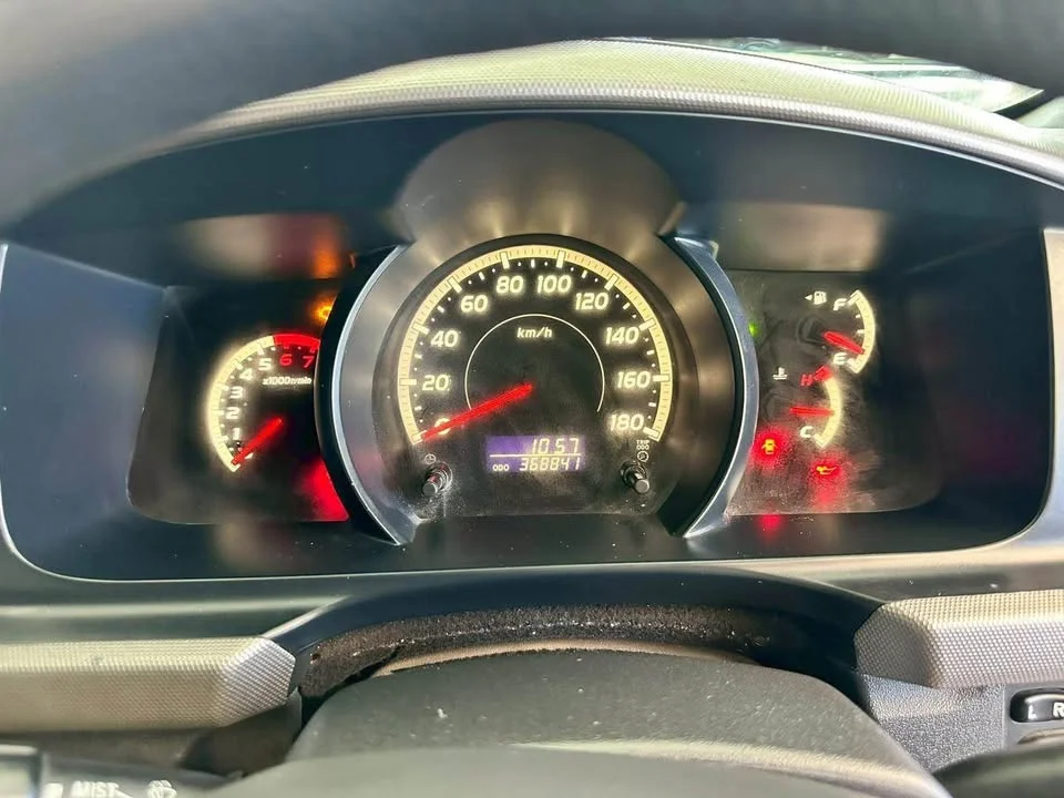 2009 Toyota HiAce V (H200) 2