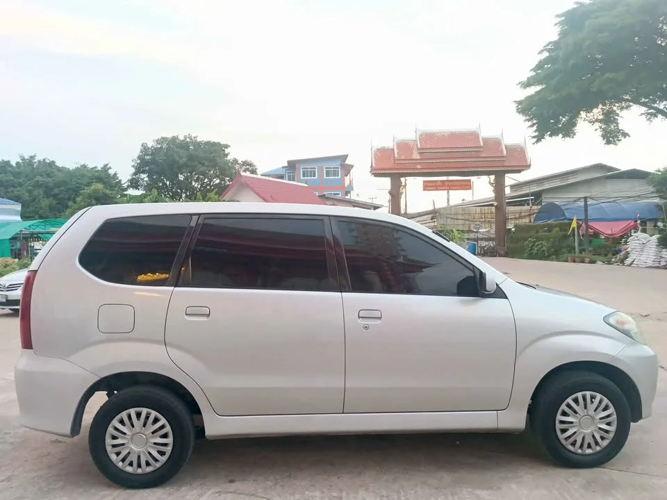 2004 Toyota Avanza I 3