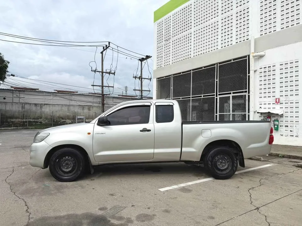2011 Toyota Hilux VII 3