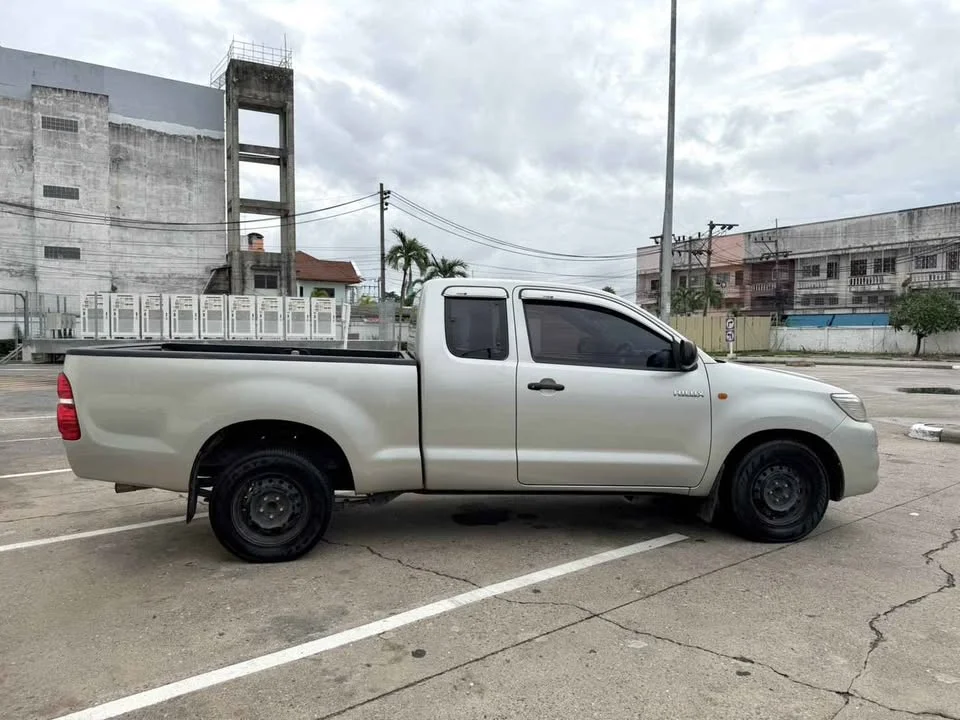 2011 Toyota Hilux VII 2