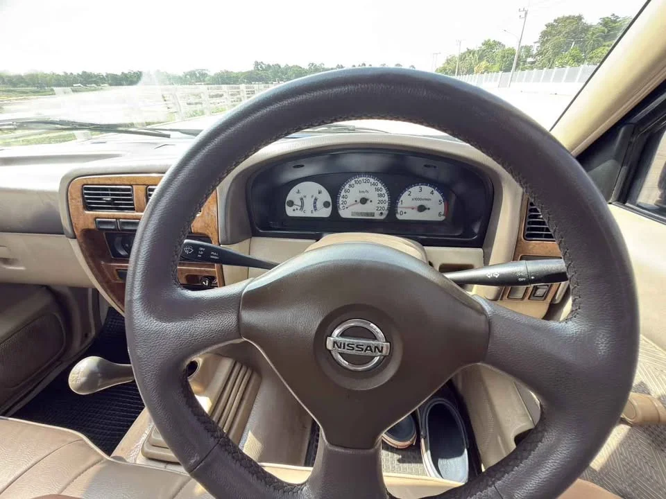 2004 Nissan Frontier I 3