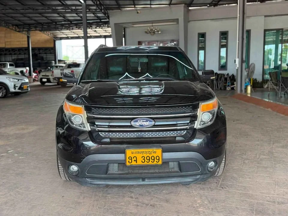 2015 Ford Explorer V 3