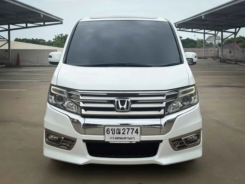 2013 Honda Stepwgn IV 3