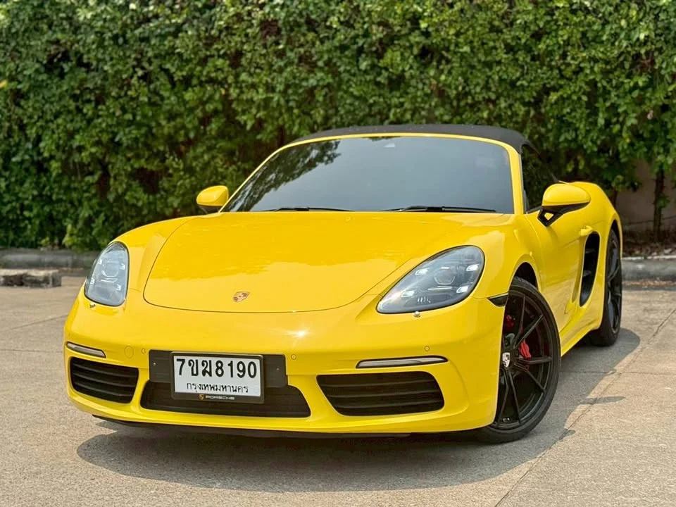 2017 Porsche 718 Boxster and Cayman IV 2