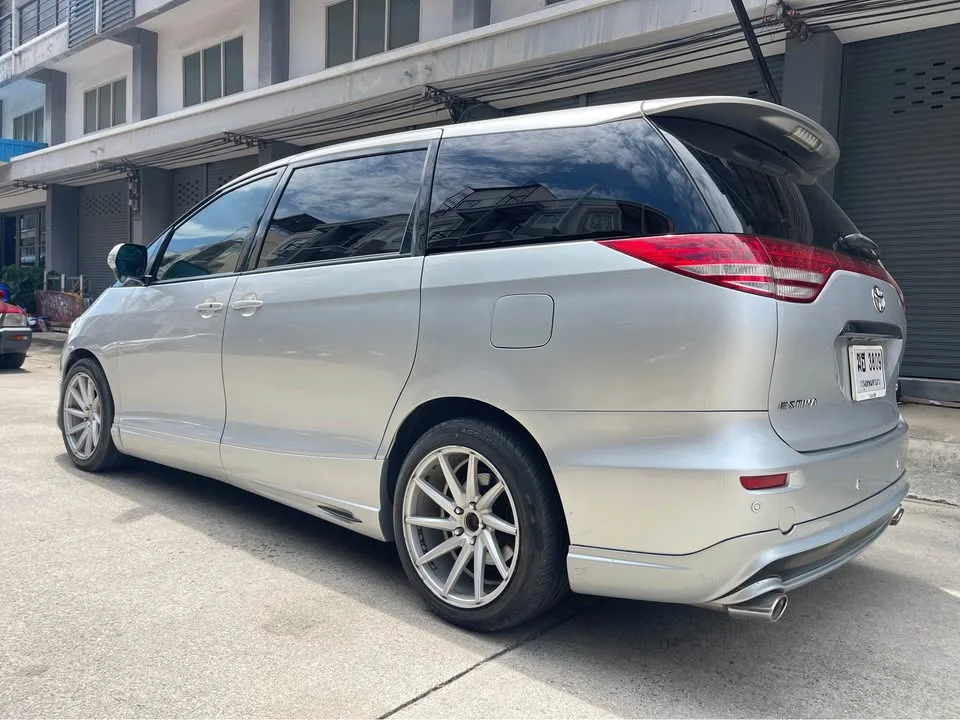 2007 Toyota Estima III 2