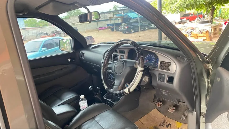 2002 Mazda 2500 Fighter V 3