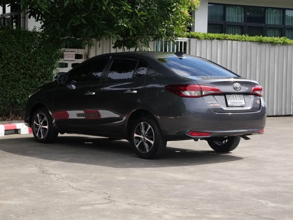 2019 Toyota Yaris ATIV III 3