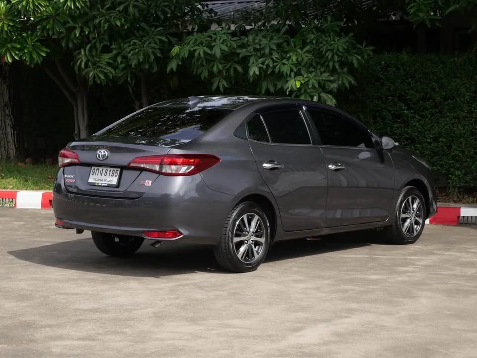 2019 Toyota Yaris ATIV III 2