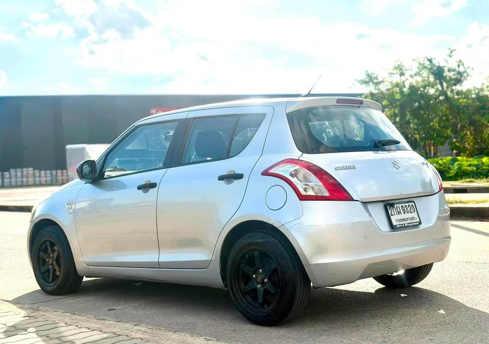 2013 Suzuki Swift II 2